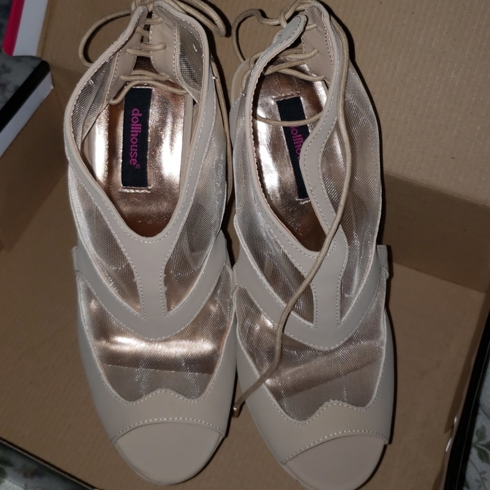 Dollhouse shoes